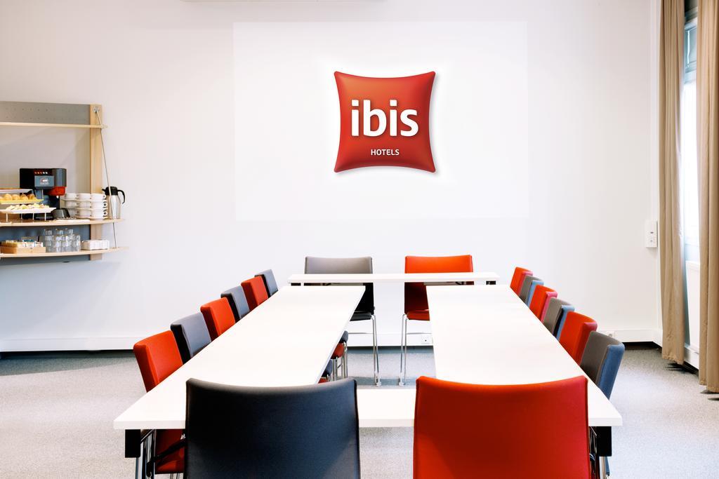 Ibis Warszawa Ostrobramska Hotel Bagian luar foto